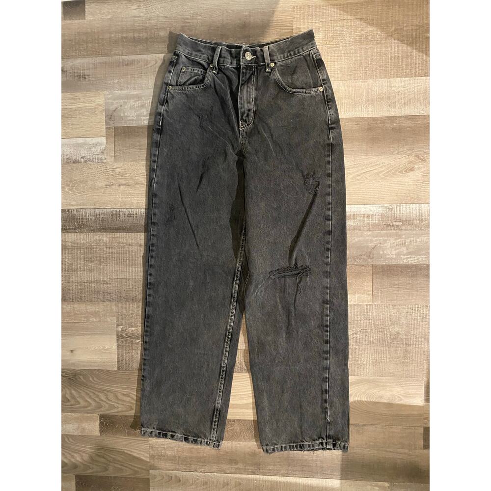 BDG Urban Outfitters Boyfriend 26 Washed Black Knee Rip Boyfriend Jeans